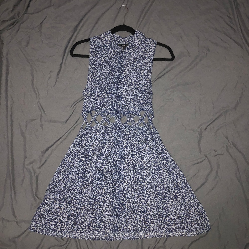 NAVY FLORAL COLLAR DRESS WITH X SHAPED CUTOUTS